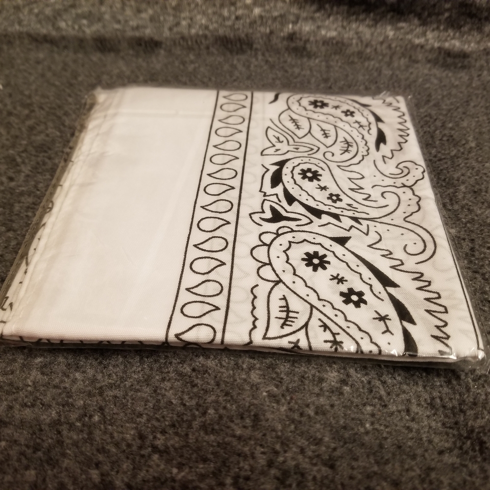 Black and White Geometric Patterned Sheets